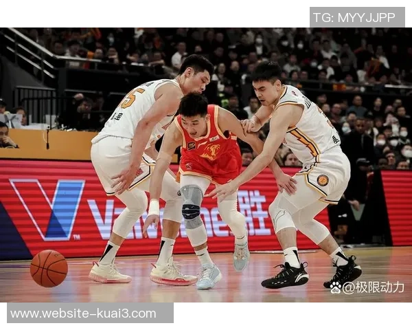 CBA山东队与南京队激战比分揭晓精彩瞬间回顾 CBA山东队与南京队激战比分揭晓精彩瞬间回顾